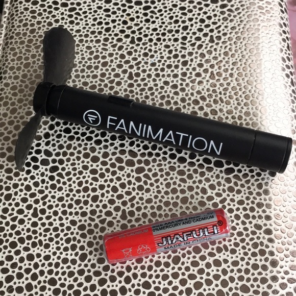 Famination Baby Breezy mini fan - Picture 2 of 2